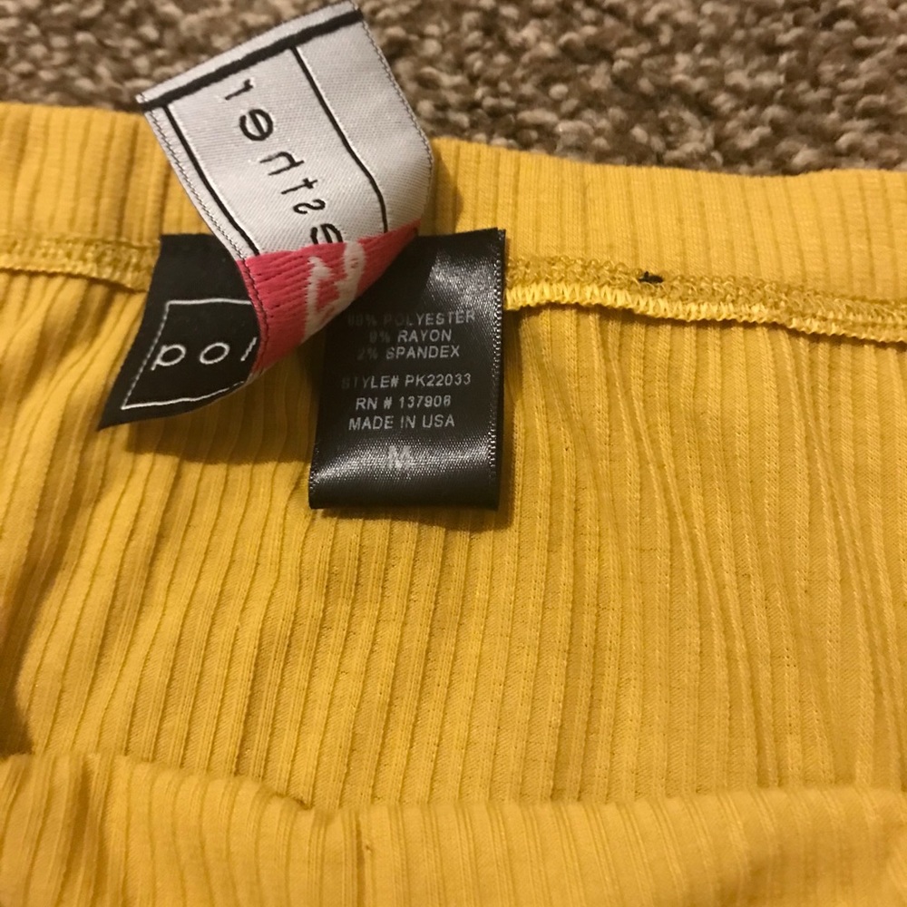 Off the Shoulder Top - Picture 2 of 2